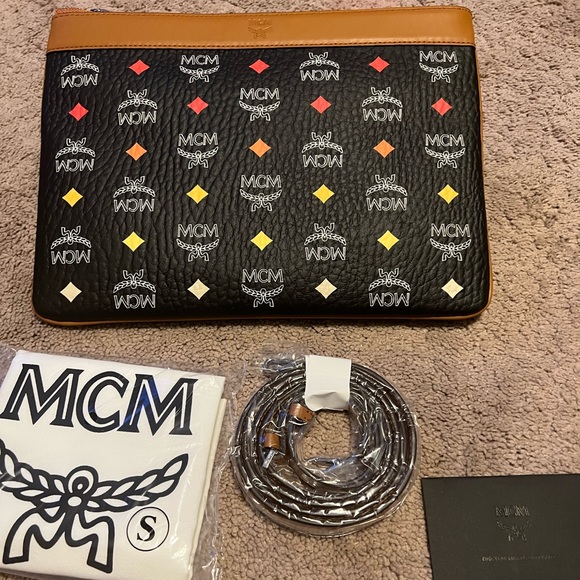 Limited stock! Price firm! MCM medium size crossbody pouch $480+ tax - Picture 11 of 12
